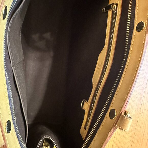 Louis Vuitton Amarante Monogram Vernis Leather Brea MM Bag - Picture 4 of 7